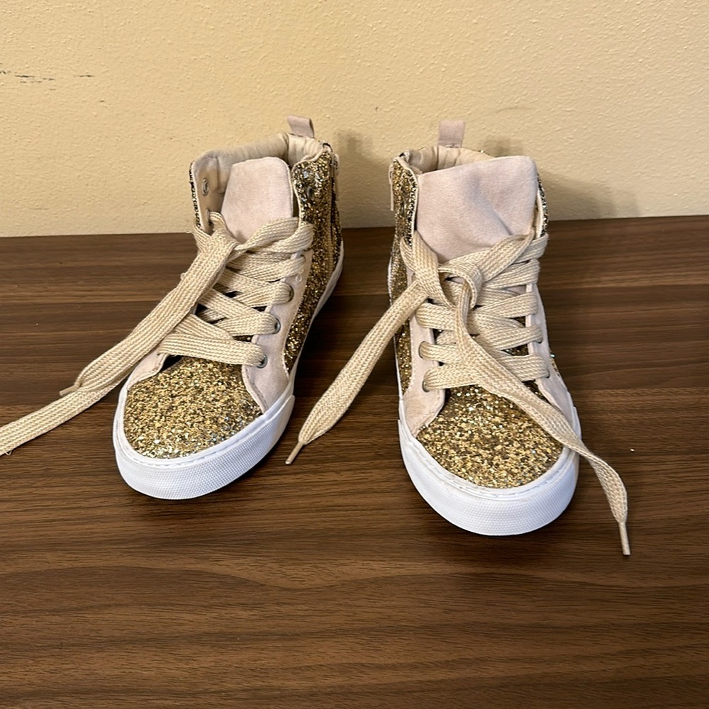 GAP girls canvas and Gold Glitter sneakers size 4 Brand New